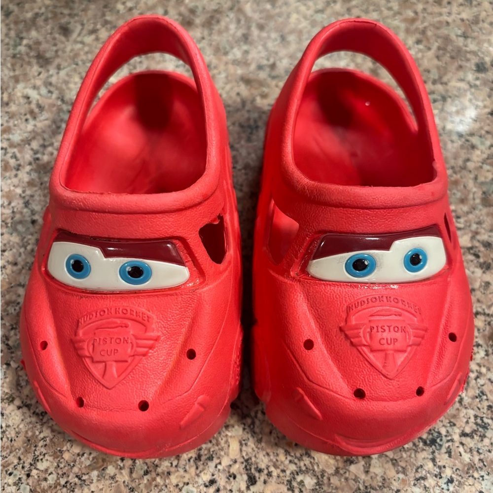 Disney Cars Lightening McQueen Slip on Toddler Shoe preloved in great condition